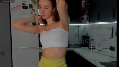 Snapshot of internetsexplorer chatting on 10-28-25, 11:58 Bernadette  Join  online show from 10-28-25, 11:58