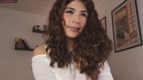 Snapshot of intim_mate_ chatting on 09-19-25, 11:27 Caliope online show from 09-19-25, 11:27