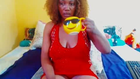 Snapshot of intimacysexy chatting on 11-03-25, 05:20 boniswa caroline online show from 11-03-25, 05:20