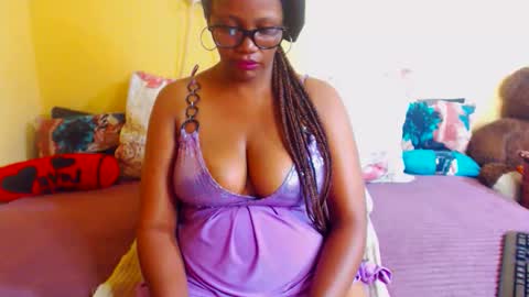 Snapshot of intimacysexy chatting on 11-27-25, 03:58 boniswa caroline online show from 11-27-25, 03:58