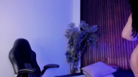 Snapshot of io_chie_ chatting on 10-14-25, 04:41 io_chie_ online show from 10-14-25, 04:41