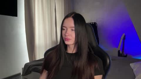 Snapshot of iraidaheredia chatting on 03-17-26, 04:17 Morana online show from 03-17-26, 04:17