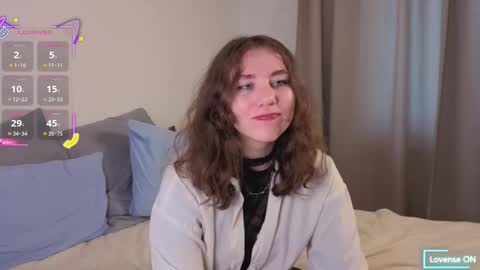 Snapshot of ireneharris chatting on 10-19-25, 01:01 Maxin online show from 10-19-25, 01:01