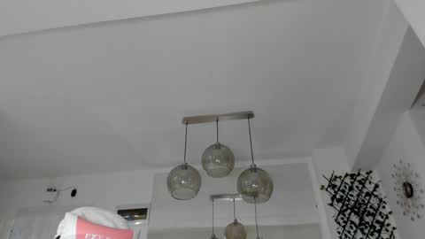 Snapshot of irenevon chatting on 12-14-24, 05:07 Ir s room online show from 12-14-24, 05:07