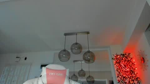 Snapshot of irenevon chatting on 12-18-24, 05:26 Ir s room online show from 12-18-24, 05:26