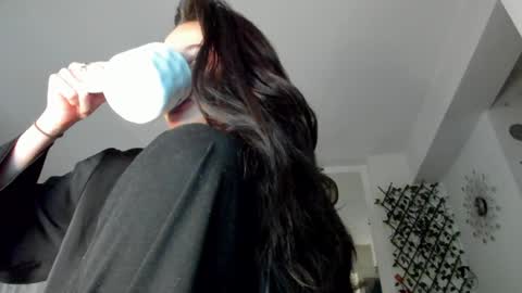 Snapshot of irenevon chatting on 01-17-25, 04:49 Ir s room online show from 01-17-25, 04:49