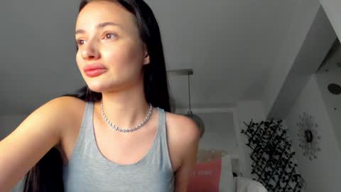 Snapshot of irenevon chatting on 01-21-25, 03:43 Ir s room online show from 01-21-25, 03:43