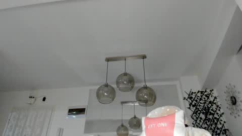 Snapshot of irenevon chatting on 01-22-25, 05:16 Ir s room online show from 01-22-25, 05:16