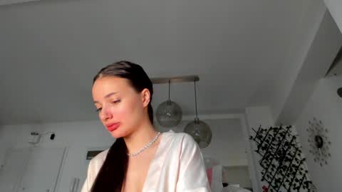 Snapshot of irenevon chatting on 01-24-25, 08:02 Ir s room online show from 01-24-25, 08:02