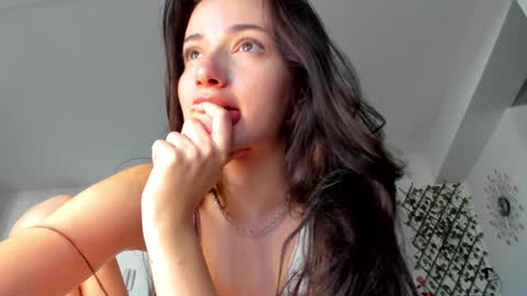 Snapshot of irenevon chatting on 01-28-25, 08:14 Ir s room online show from 01-28-25, 08:14