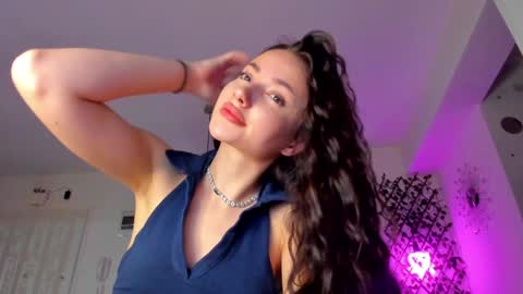 Snapshot of irenevon chatting on 01-30-25, 03:29 Ir s room online show from 01-30-25, 03:29