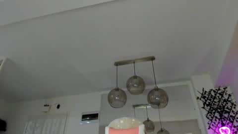 Snapshot of irenevon chatting on 02-05-25, 05:41 Ir s room online show from 02-05-25, 05:41