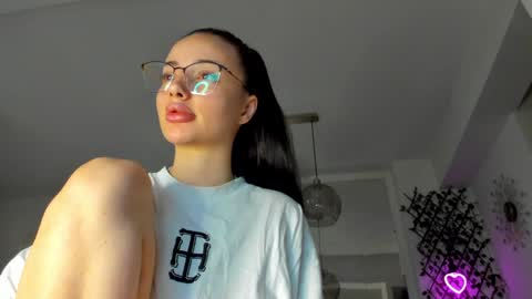 Snapshot of irenevon chatting on 02-06-25, 06:08 Ir s room online show from 02-06-25, 06:08