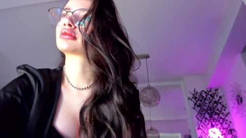 Snapshot of irenevon chatting on 02-07-25, 06:24 Ir s room online show from 02-07-25, 06:24