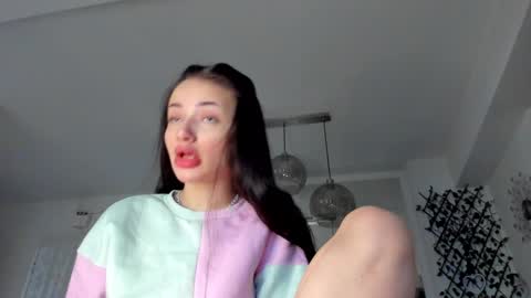 Snapshot of irenevon chatting on 02-11-25, 05:37 Ir s room online show from 02-11-25, 05:37