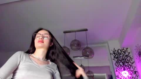 Snapshot of irenevon chatting on 02-11-25, 03:40 Ir s room online show from 02-11-25, 03:40