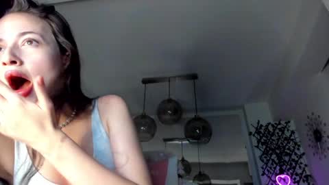 Snapshot of irenevon chatting on 02-17-25, 03:53 Ir s room online show from 02-17-25, 03:53