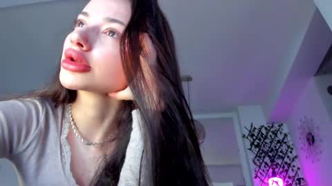 Snapshot of irenevon chatting on 02-26-25, 05:42 Ir s room online show from 02-26-25, 05:42