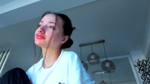 Snapshot of irenevon chatting on 03-05-25, 06:01 Ir s room online show from 03-05-25, 06:01