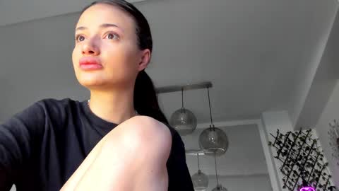 Snapshot of irenevon chatting on 03-10-25, 05:33 Ir s room online show from 03-10-25, 05:33