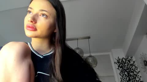 Snapshot of irenevon chatting on 03-12-25, 05:35 Ir s room online show from 03-12-25, 05:35