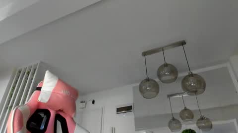 Snapshot of irenevon chatting on 09-14-25, 04:44 Ir s room online show from 09-14-25, 04:44