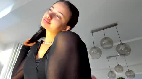 Snapshot of irenevon chatting on 09-16-25, 04:57 Ir s room online show from 09-16-25, 04:57