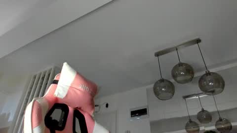 Snapshot of irenevon chatting on 10-08-25, 05:16 Ir s room online show from 10-08-25, 05:16