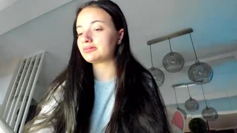 Snapshot of irenevon chatting on 10-15-25, 03:39 Ir s room online show from 10-15-25, 03:39