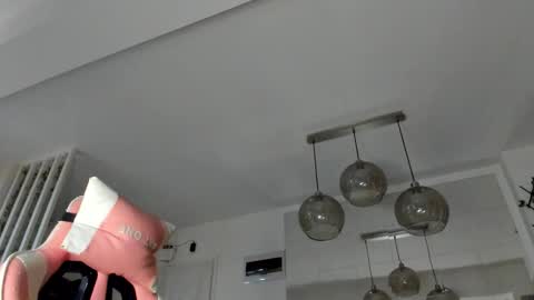 Snapshot of irenevon chatting on 10-22-25, 04:35 Ir s room online show from 10-22-25, 04:35