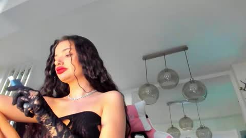 Snapshot of irenevon chatting on 10-31-25, 06:03 Ir s room online show from 10-31-25, 06:03