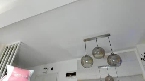 Snapshot of irenevon chatting on 11-05-25, 04:45 Ir s room online show from 11-05-25, 04:45