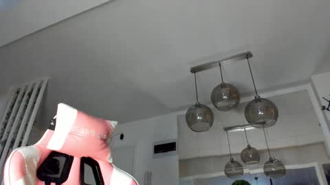 Snapshot of irenevon chatting on 11-29-25, 06:38 Ir s room online show from 11-29-25, 06:38