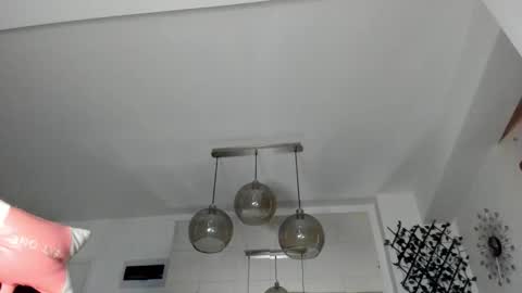 Snapshot of irenevon chatting on 11-30-25, 06:17 Ir s room online show from 11-30-25, 06:17