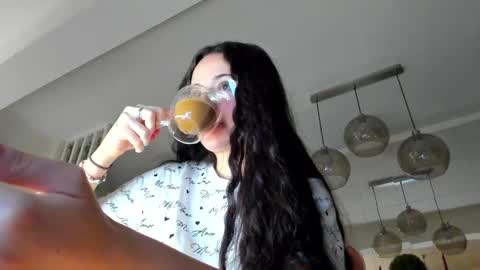 Snapshot of irenevon chatting on 12-01-25, 05:23 Ir s room online show from 12-01-25, 05:23