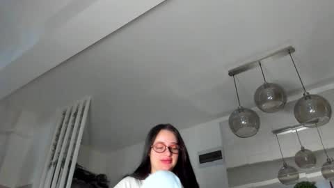 Snapshot of irenevon chatting on 12-14-25, 06:41 Ir s room online show from 12-14-25, 06:41