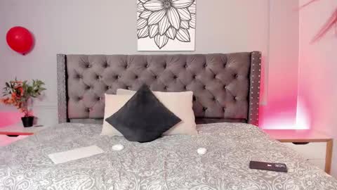 Snapshot of iriis_rosse chatting on 10-08-25, 04:04 Iris Rosse online show from 10-08-25, 04:04