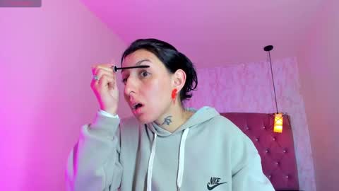 Snapshot of iris_77 chatting on 11-18-25, 11:36 iris_77 online show from 11-18-25, 11:36