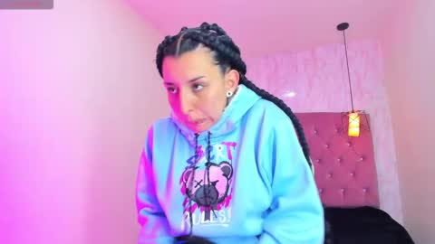 Snapshot of iris_77 chatting on 11-27-25, 11:23 iris_77 online show from 11-27-25, 11:23