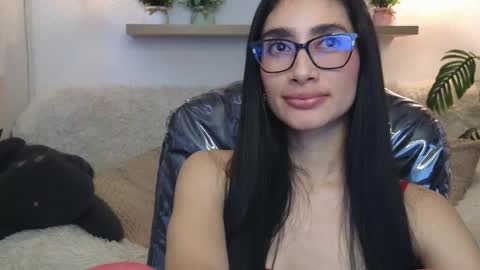 Snapshot of iris_cam_ chatting on 03-12-26, 02:56 iris online show from 03-12-26, 02:56