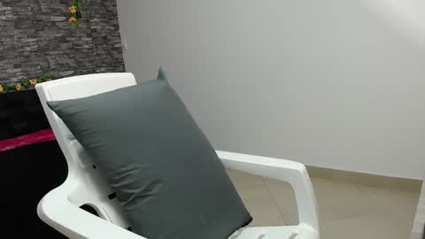 Snapshot of iris_joi chatting on 02-19-25, 02:44 Iirs online show from 02-19-25, 02:44