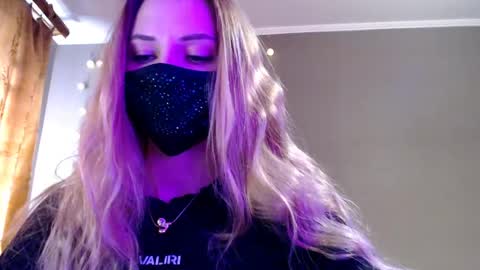 Lily online show from 04-21-26, 02:56