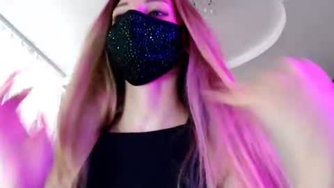 Snapshot of iris_lave chatting on 06-09-26, 03:45 Lily online show from 06-09-26, 03:45