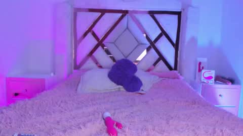 Snapshot of iris_magic_ chatting on 03-17-26, 02:49 Iris online show from 03-17-26, 02:49