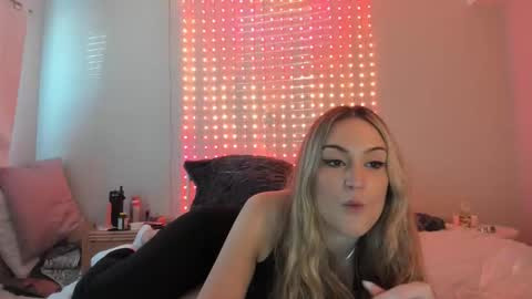 Snapshot of iris_roslin chatting on 06-05-26, 01:12 Iris 3 online show from 06-05-26, 01:12