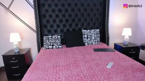 Snapshot of iris_thompson chatting on 03-09-25, 01:26 Iris online show from 03-09-25, 01:26