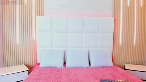 Snapshot of iris_thompson chatting on 10-24-25, 04:42 Iris online show from 10-24-25, 04:42