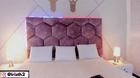 Snapshot of iris_thompson chatting on 11-25-25, 04:23 Iris online show from 11-25-25, 04:23