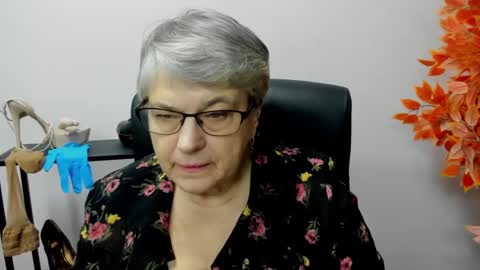 Snapshot of iris_xdesire chatting on 12-04-24, 10:57 I R I S online show from 12-04-24, 10:57