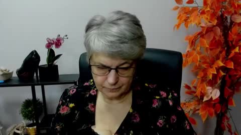 Snapshot of iris_xdesire chatting on 12-05-24, 08:11 I R I S online show from 12-05-24, 08:11